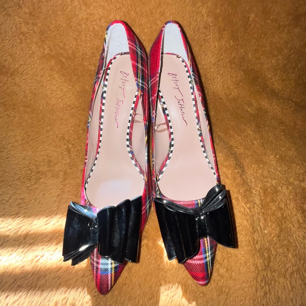 Betsy Johnson, plaid, bow, 1.5” heel, never worn